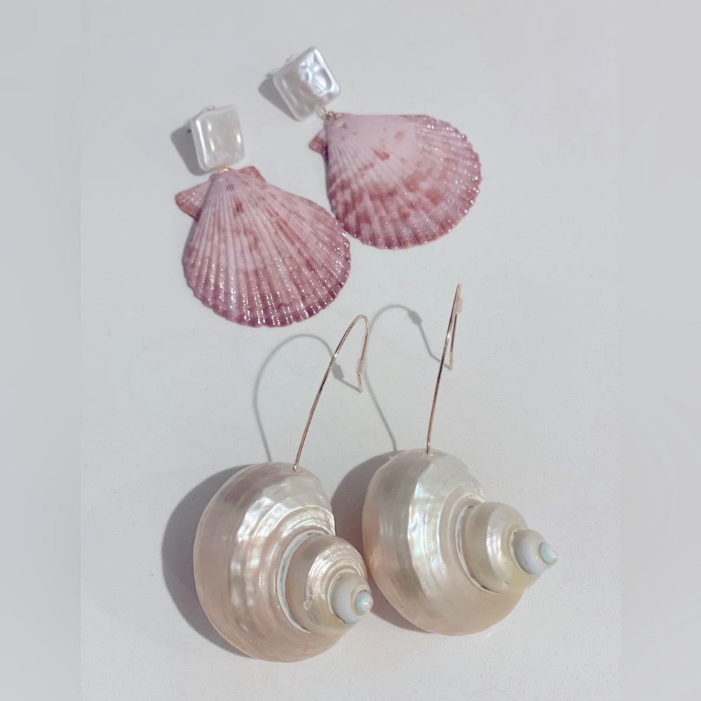 2 pairs of shell earrings.